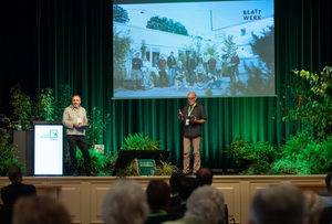 Kongresstag Freitag im Kaisersaal +++ Vom 16. bis 18. September fand der Fachkongress des Bundesverbandes Garten-, Landschafts- und Sportplatzbau 2021 in Erfurt statt. Foto: Paul-Philipp Braun